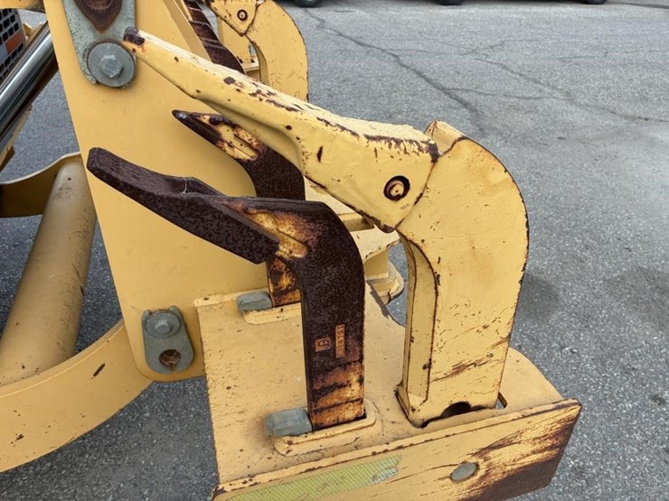 2005-deere-772d-image-21