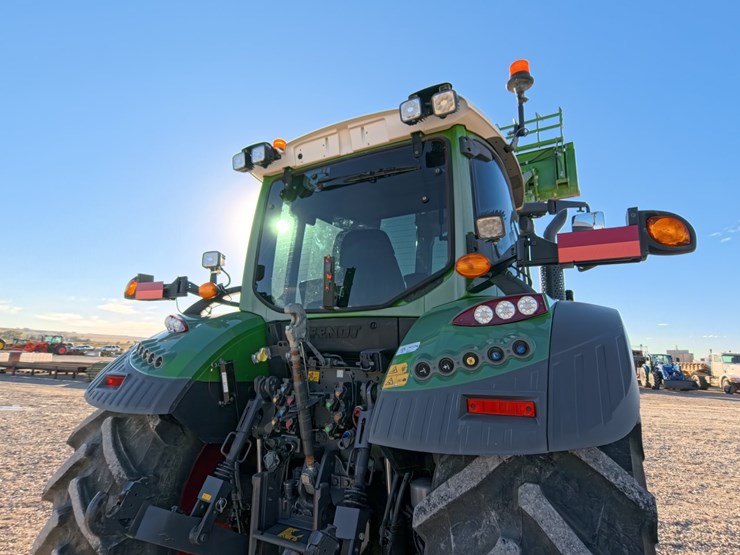 #1064-•-2023-fendt-514-vario-tractor-image-52