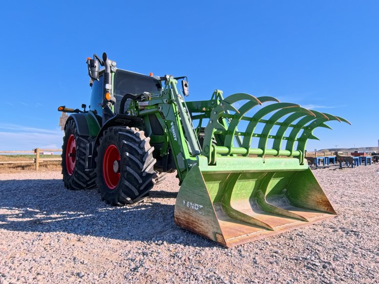 #1064-•-2023-fendt-514-vario-tractor-image-3