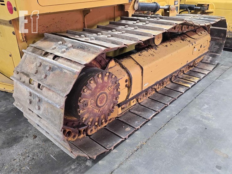 2021-caterpillar-d3-lgp-image-38
