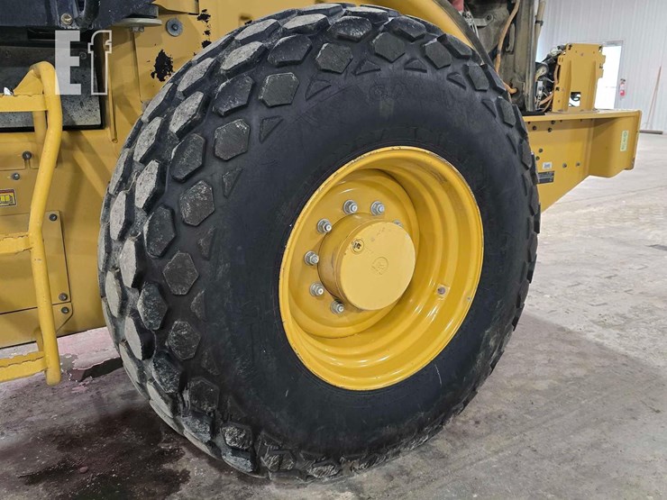 2016-caterpillar-cs56b-image-20