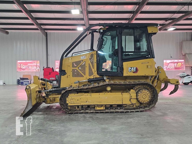 2021-caterpillar-d2-image-5