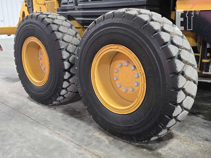 2022-caterpillar-140-image-35