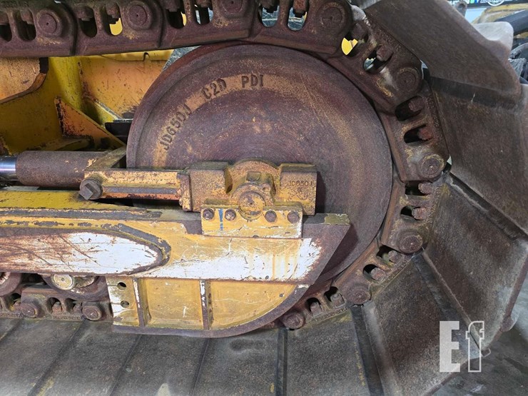 2020-deere-650k-image-33