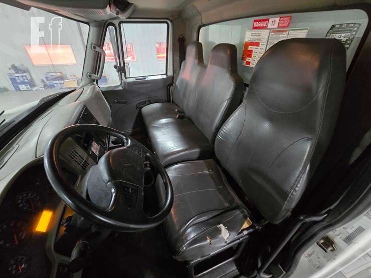2015-international-durastar-4300-image-9