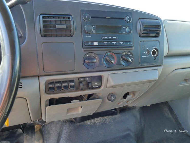 2007-ford-f350-image-25