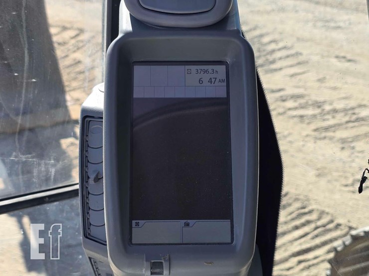 2022-deere-210g-lc-image-20