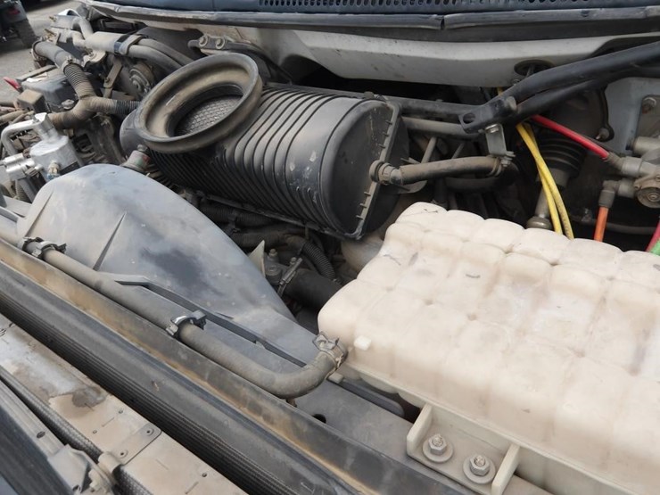 2009-chevrolet-c7500-service-truck-image-10