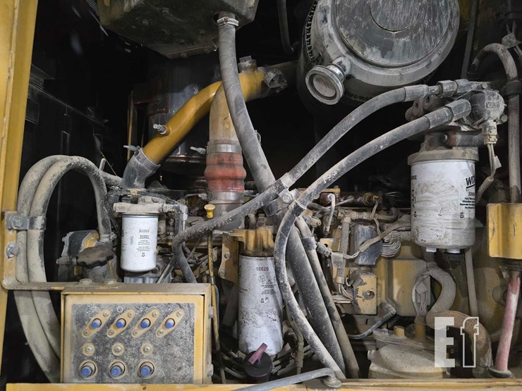 2009-caterpillar-120m-image-33