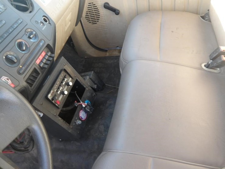 2010-ford-f450-mechanics-truck-image-31