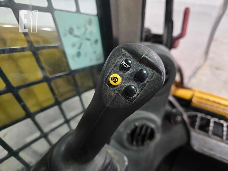 2022-caterpillar-289d3-image-16