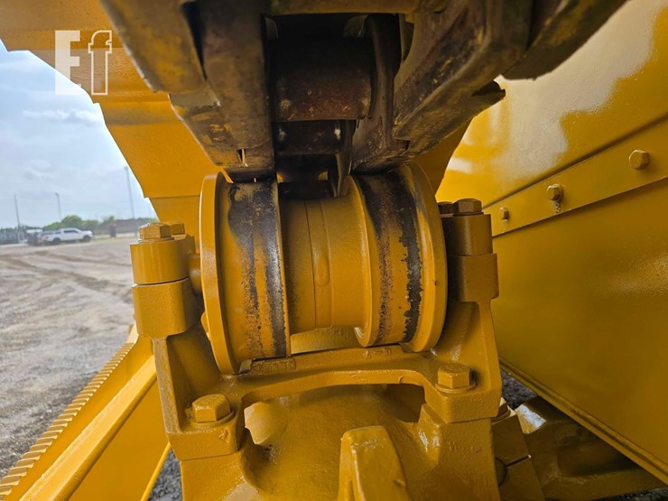 2007-caterpillar-d8t-image-30