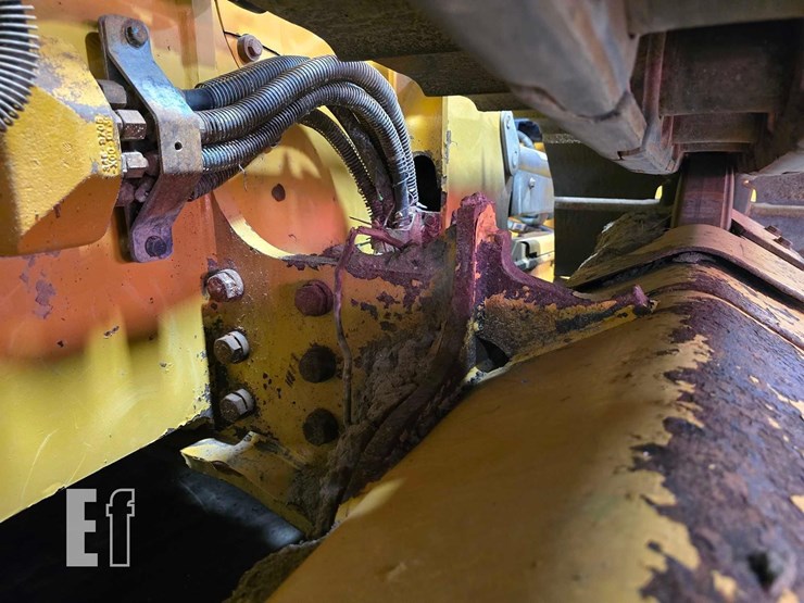 2022-caterpillar-d3-lgp-image-36