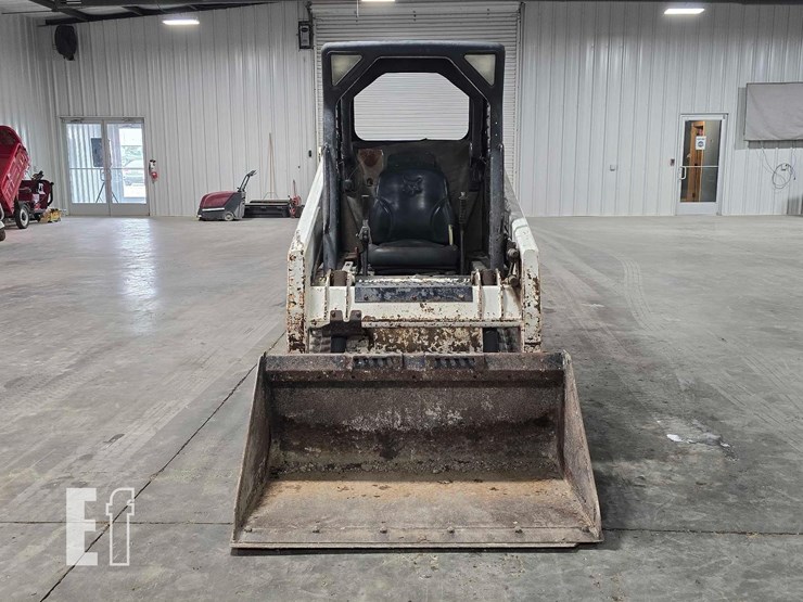 2013-bobcat-t110-image-7