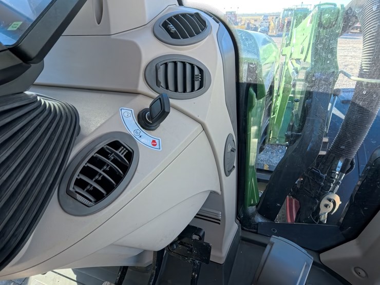 #1064-•-2023-fendt-514-vario-tractor-image-46