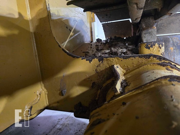 2021-caterpillar-d3-lgp-image-26