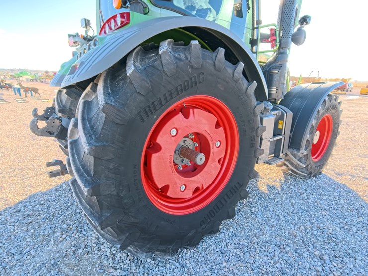 #1064-•-2023-fendt-514-vario-tractor-image-67