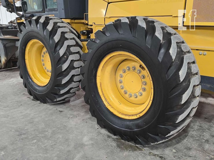 2018-deere-770g-image-34