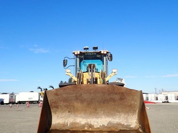 2018-volvo-l90h-wheel-loader-image-7