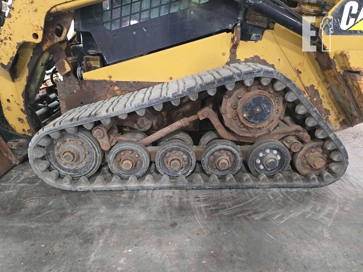 2015-caterpillar-257d-image-22