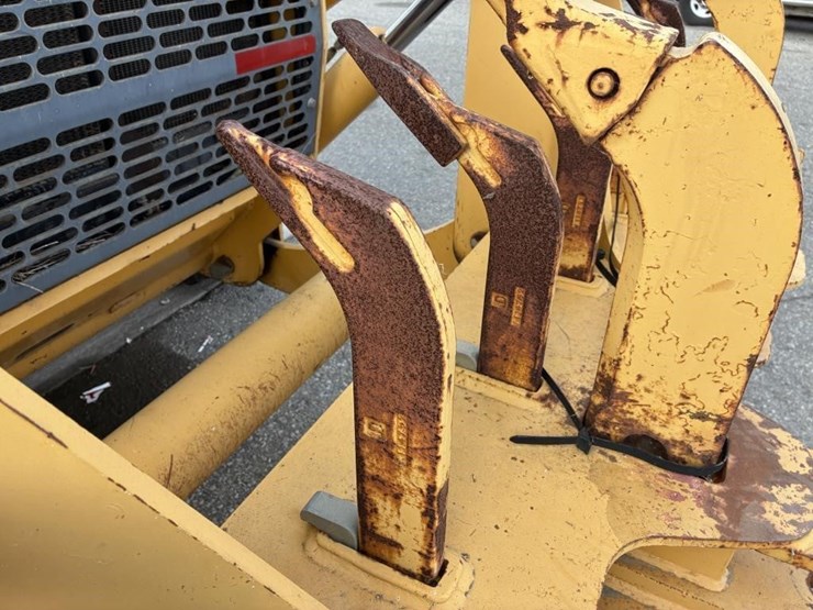 2005-deere-772d-image-22