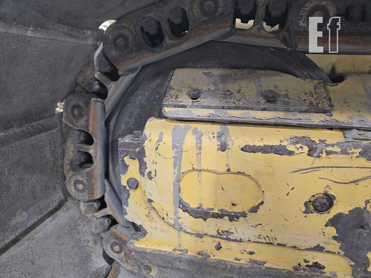 2021-caterpillar-d3-lgp-image-26