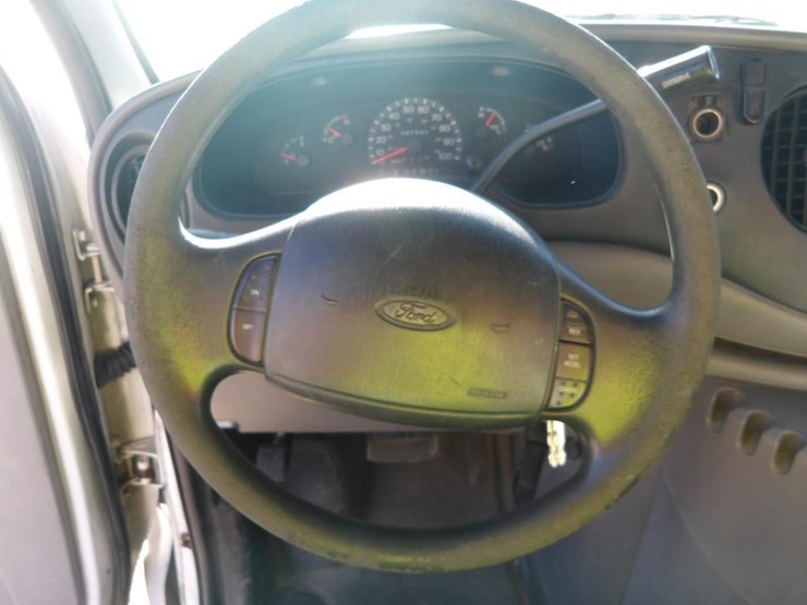 2002-ford-e350-image-17