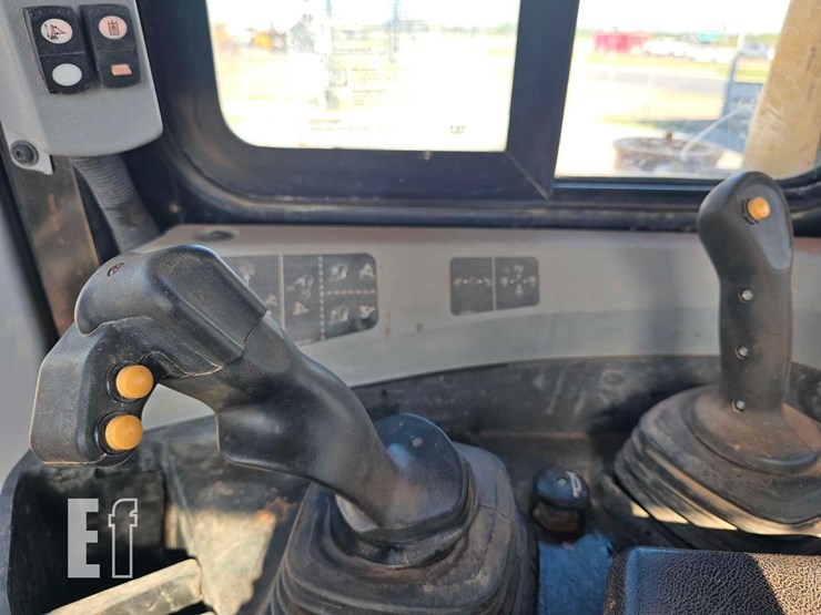 2016-caterpillar-d6t-xl-image-19