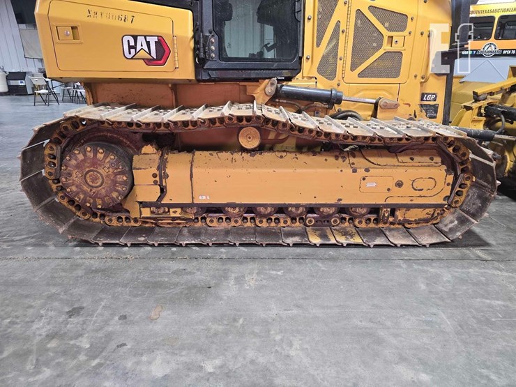 2021-caterpillar-d3-lgp-image-31