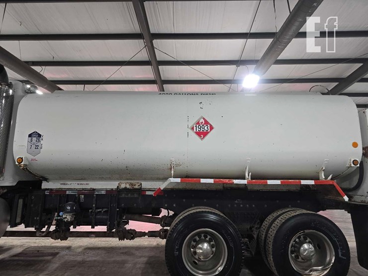 2005-peterbilt-357-image-18