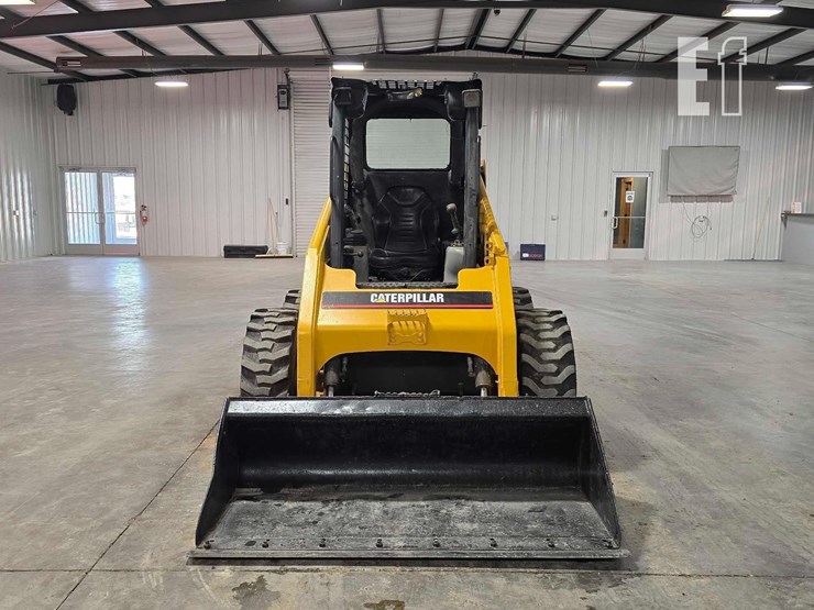2005-caterpillar-236b-image-1