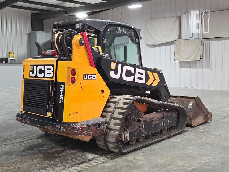 2021-jcb-3ts-8t-image-3
