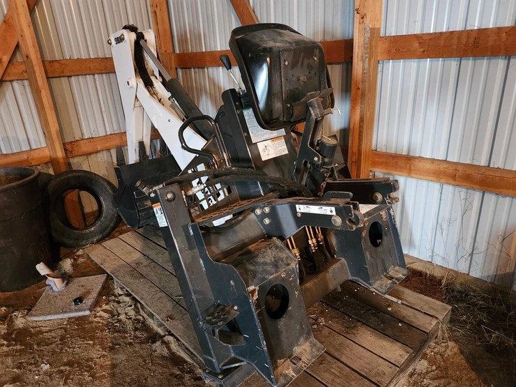 2018-bobcat-9bh-backhoe-attachment-image-3