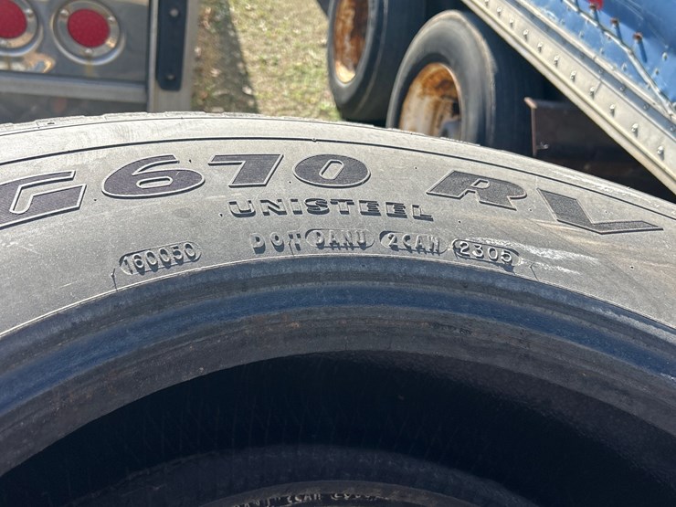 #6960-•-(5)-commercial-truck-tires-image-4