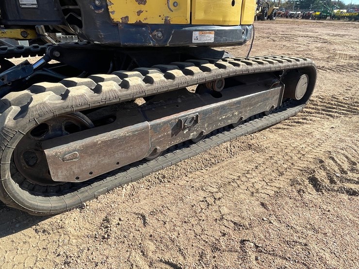 #1900-•-yanmar-vio-35-mini-backhoe-image-9
