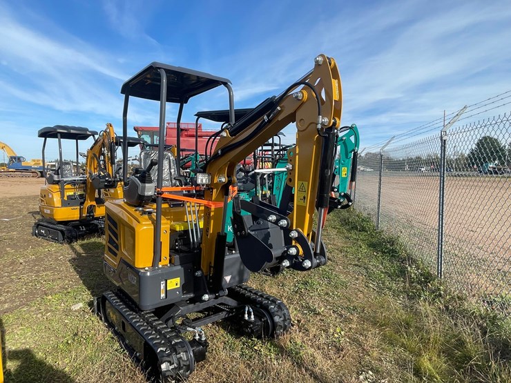 #3225-•-2026-cfg-mx20r-mini-excavator-image-2