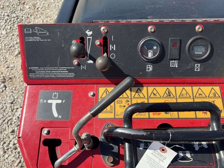 2023-toro-tx427-tracked-dingo-model-22321,-570-hours,-gas-engine,-comes-with-36”-smooth-bucket,-s/n--415182435-image-12