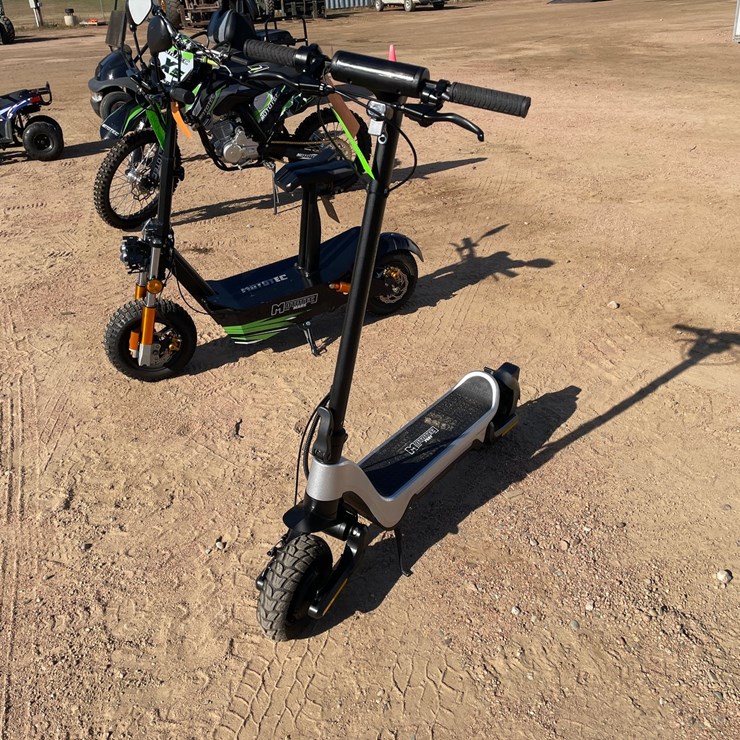 #1035 • 2025 Mototec Fury Electric Scooter