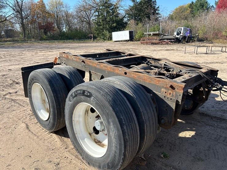 #6919-•-tandem-axle-trailer-slider-subframe-assembly-image-1