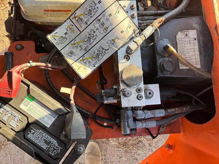 #1887-•-2017-jlg-t500j-towable-basket-lift-image-9