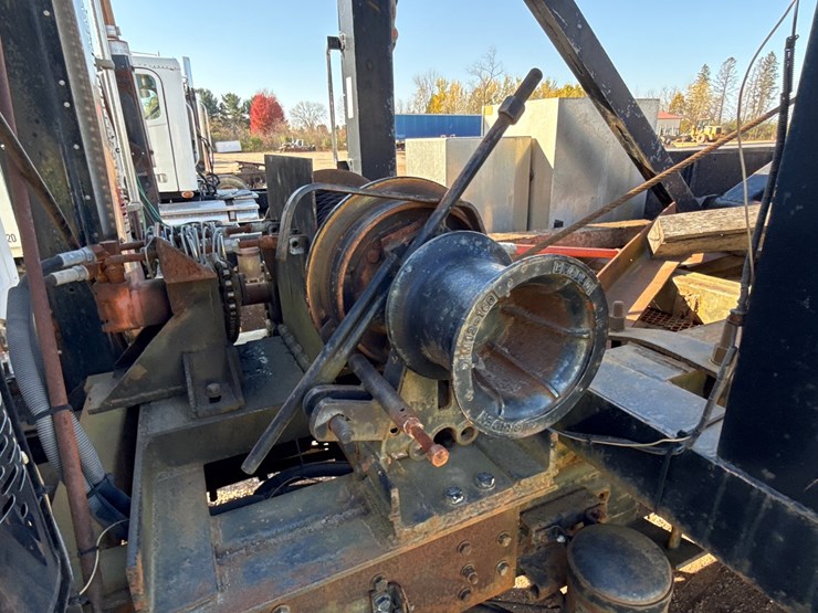 #6908-•-1985-tandem-axle-wrecker-tow-truck-(has-wi-title)-image-9