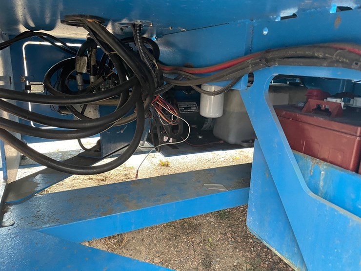 #1902-•-2012-genie-gs-3246-electric-scissor-lift-image-15