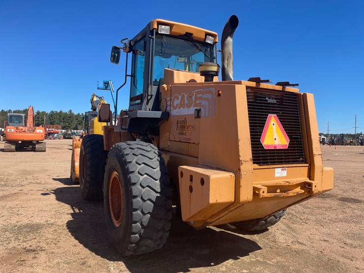 #1748-•-2001-case-721c-wheel-loader-image-6