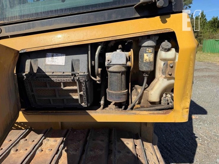 2020-caterpillar-d1-image-14