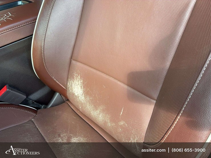 2015-chevrolet-silverado-1500-high-country-image-32
