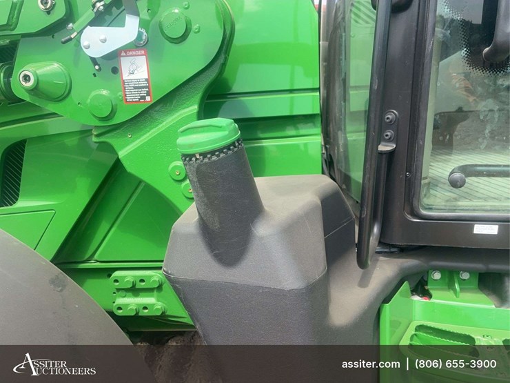 2022-john-deere-r-image-18