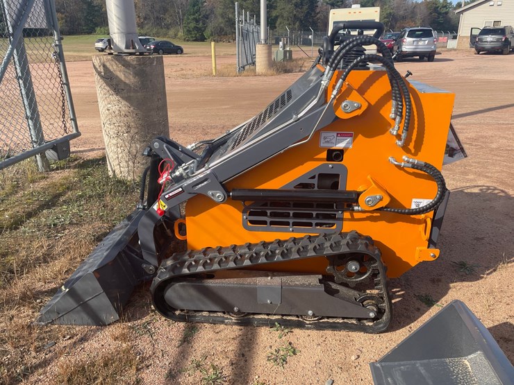 #3200-•-landhonor-mini-skid-steer-loader-me380x2-image-6