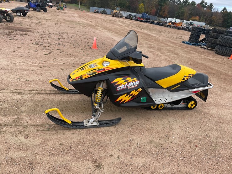 #1053-•-2004-mxz-500ss-ski-doo-snowmobile-(has-current-reg.-card)-image-3