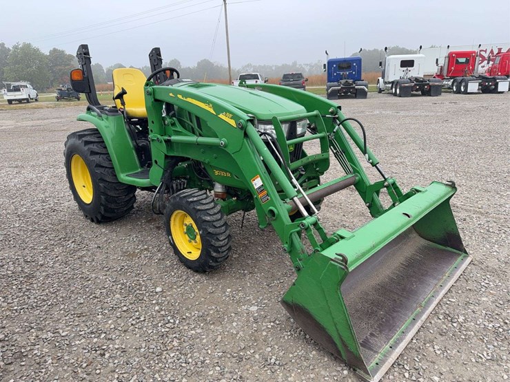2016-john-deere-3033r-tractor,-front-loader,-with-bucket,-hydrostat,-diesel-engine,-1473.5-hours,540pto,-3pt-,-s/n--lv3033rcgg100590,-loader-s/n--1poh165xpfx009721.-image-6
