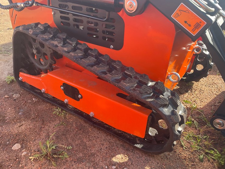 #3211-•-2026-skid-steer-loader-image-14
